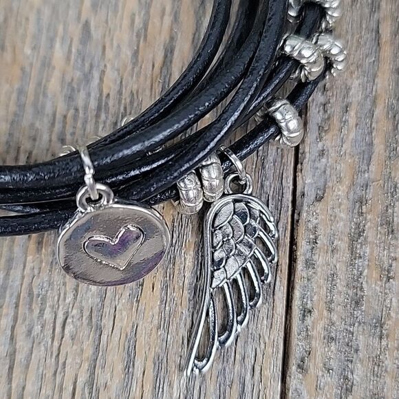 Faux leather charm bracelet with earrings - Picture 2 of 6